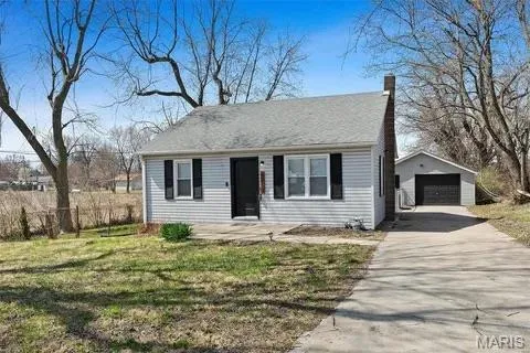 $130,000 | 4713 Warnock Avenue, Granite City, IL 62040