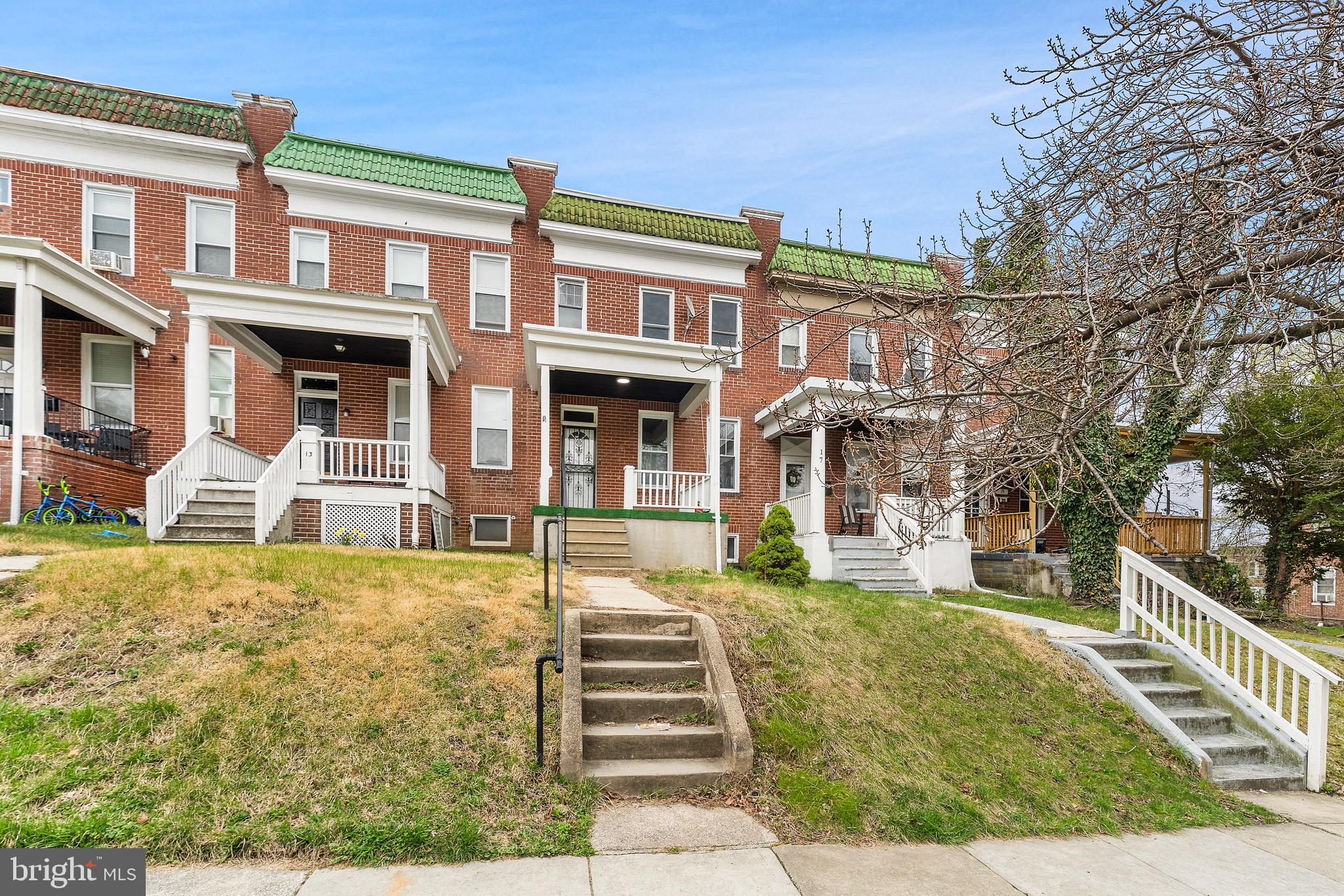 15 South Tremont Road Baltimore, MD 21229 - Photo 2 of 26