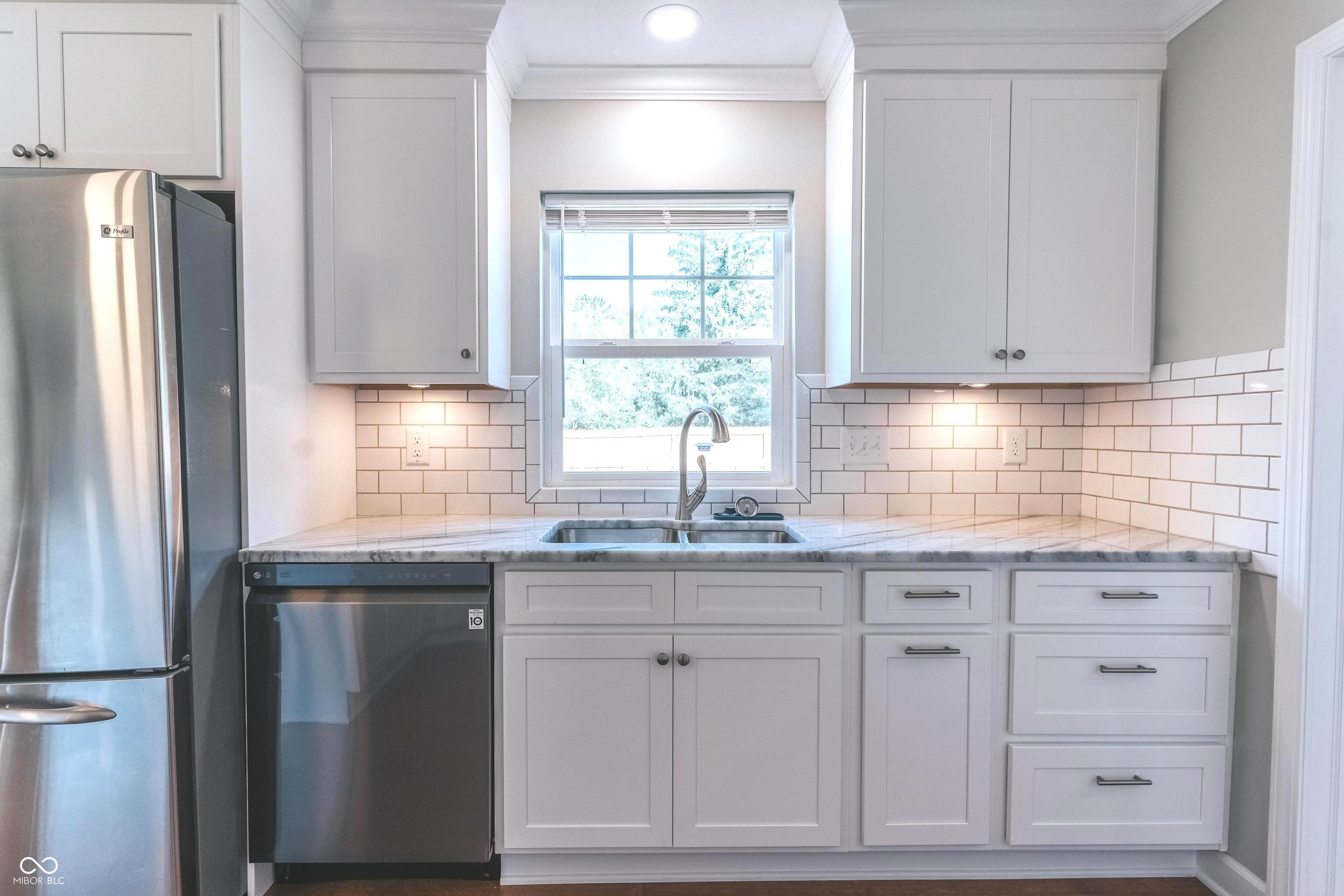 6555 Michigan Road Indianapolis, IN 46268 - Photo 5 of 22 Gallery Image 5
