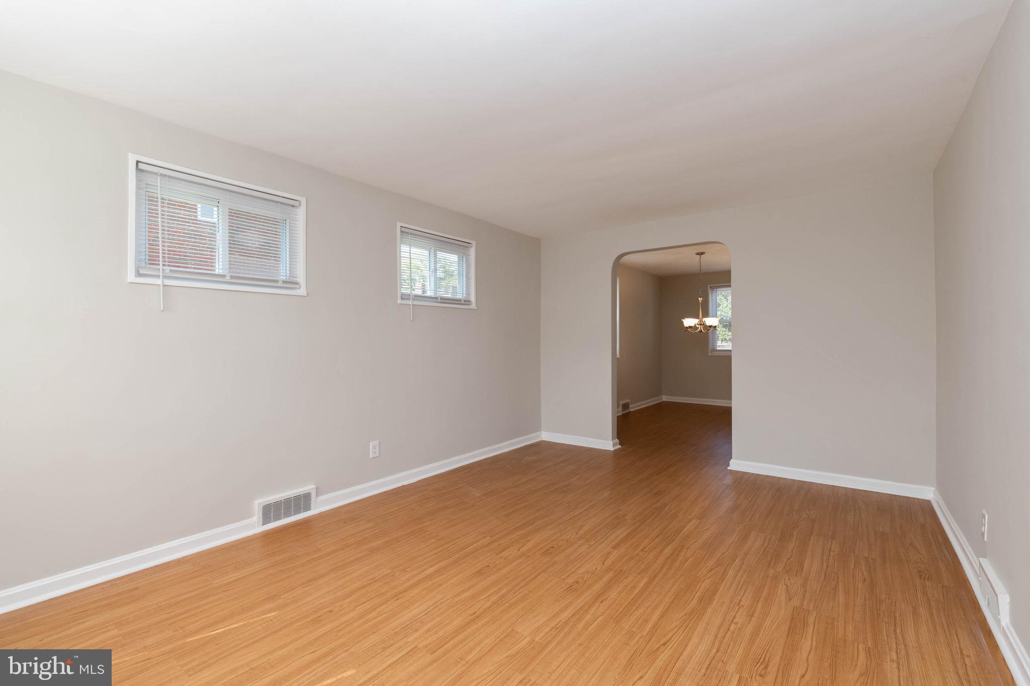3718 Bartwood Road Baltimore, MD 21215 - Photo 7 of 27 Spacious living room