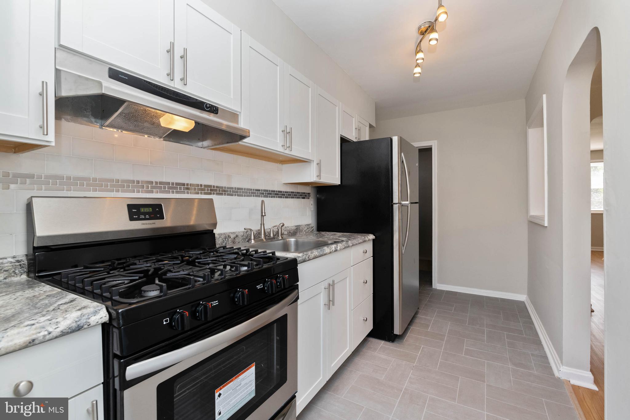 3718 Bartwood Road Baltimore, MD 21215 - Photo 10 of 27 All new Stainless Steel Appliances