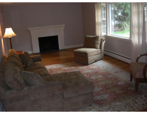 320 Dover Road Westwood, MA 02090 - Photo 8 of 13 Gallery Image 8