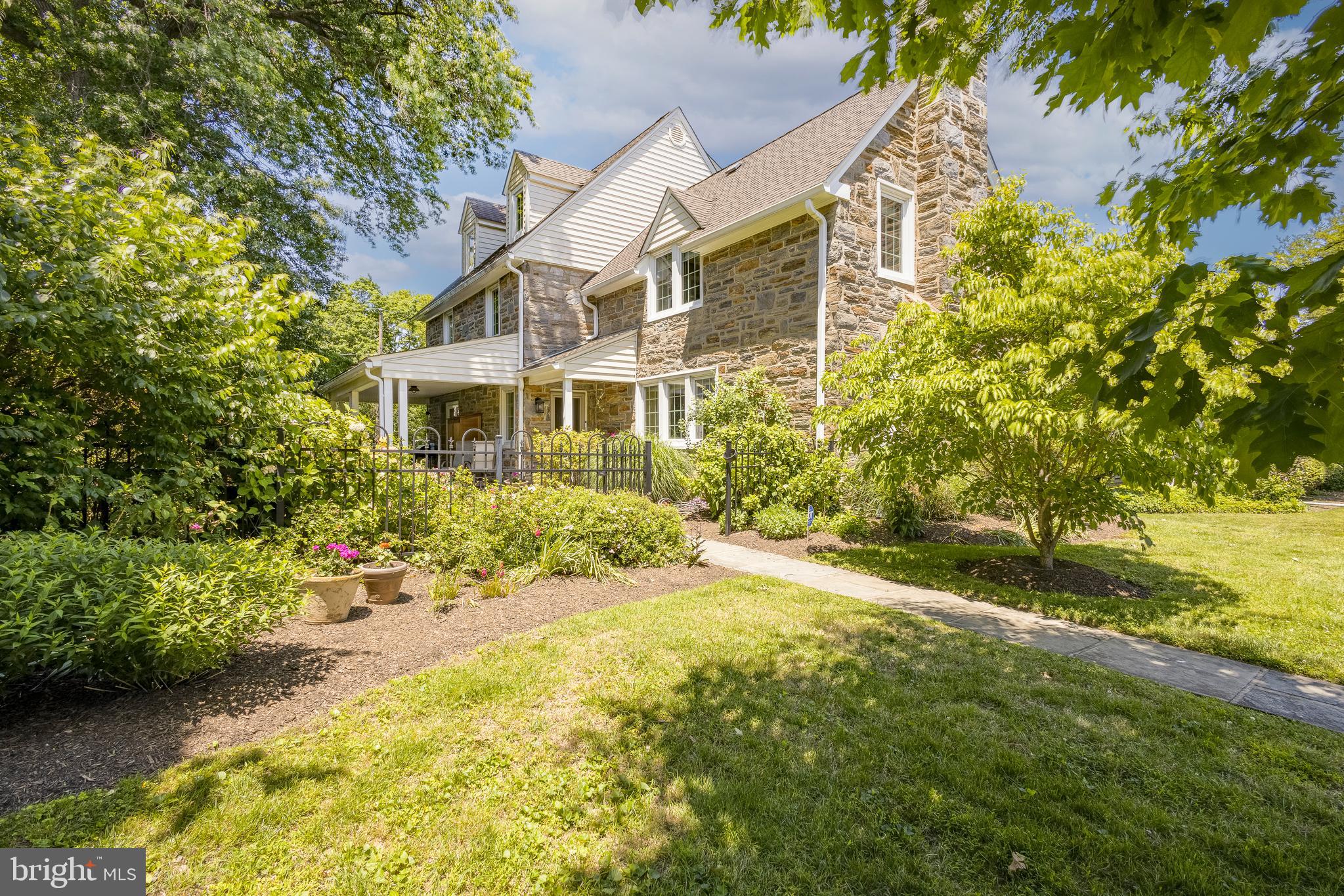 324 Holmecrest Road Jenkintown, PA 19046 - Photo 1 of 35