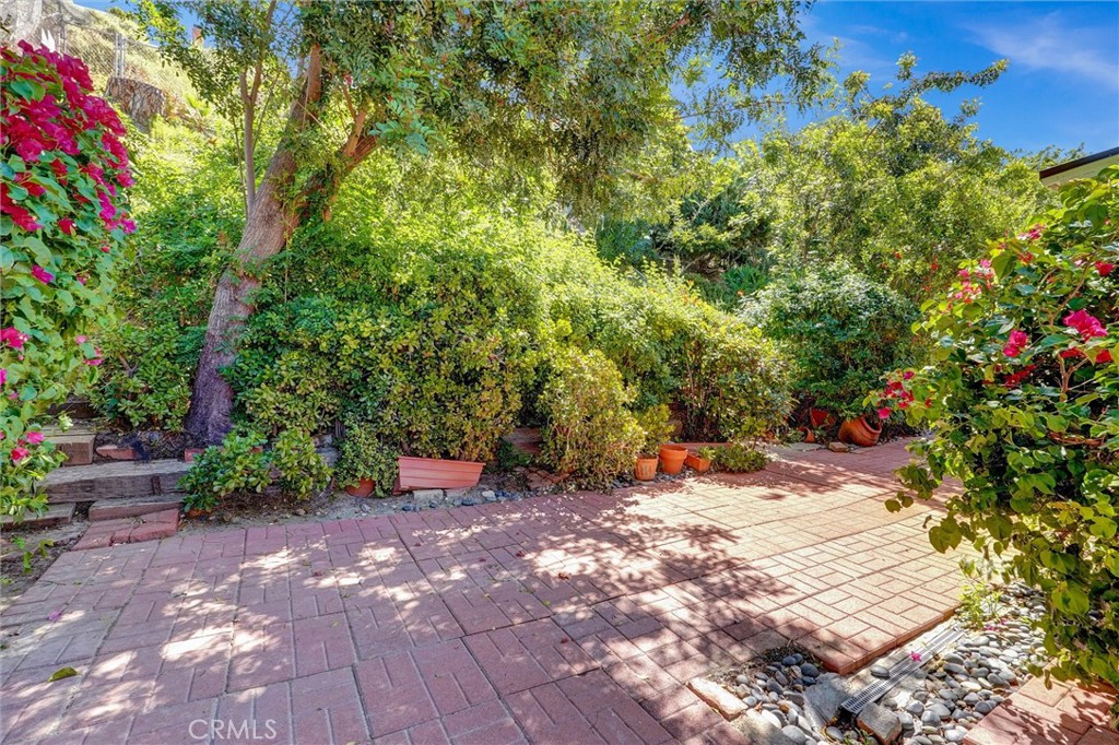 11500 Yolanda Avenue Porter Ranch, CA 91326 - Photo 28 of 29 Back yard