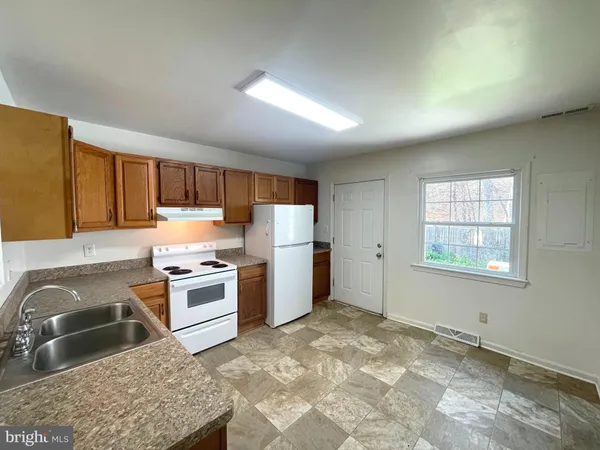 $1,595 | 22095 Spring Valley Drive, Lexington Park, MD 20653