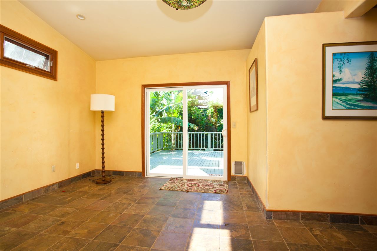 455 Ulumalu Road Haiku, HI 96708 - Photo 3 of 19 a view of a bathroom with a shower