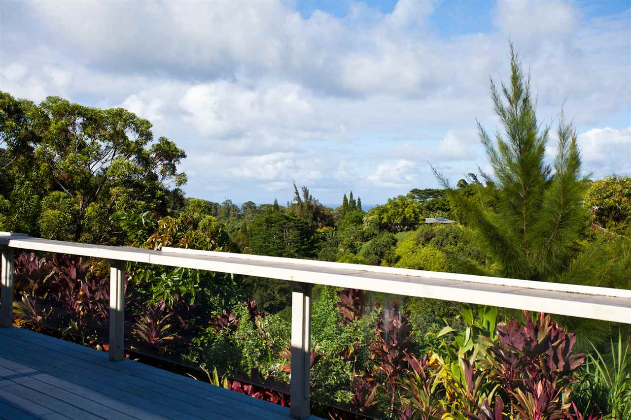 455 Ulumalu Road Haiku, HI 96708 - Photo 7 of 19 a city view from a balcony