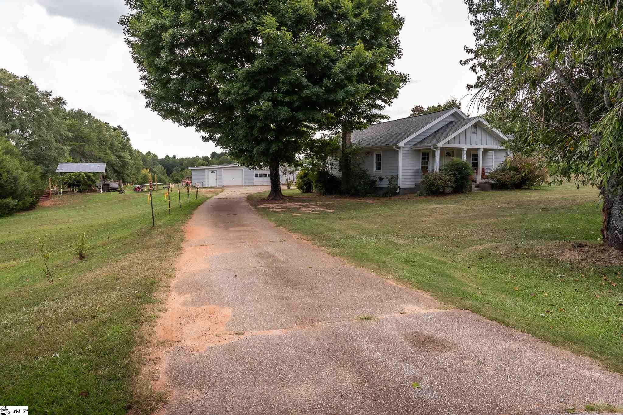 231 West Gap Creek Road Greer, SC 29651 - Photo 2 of 23