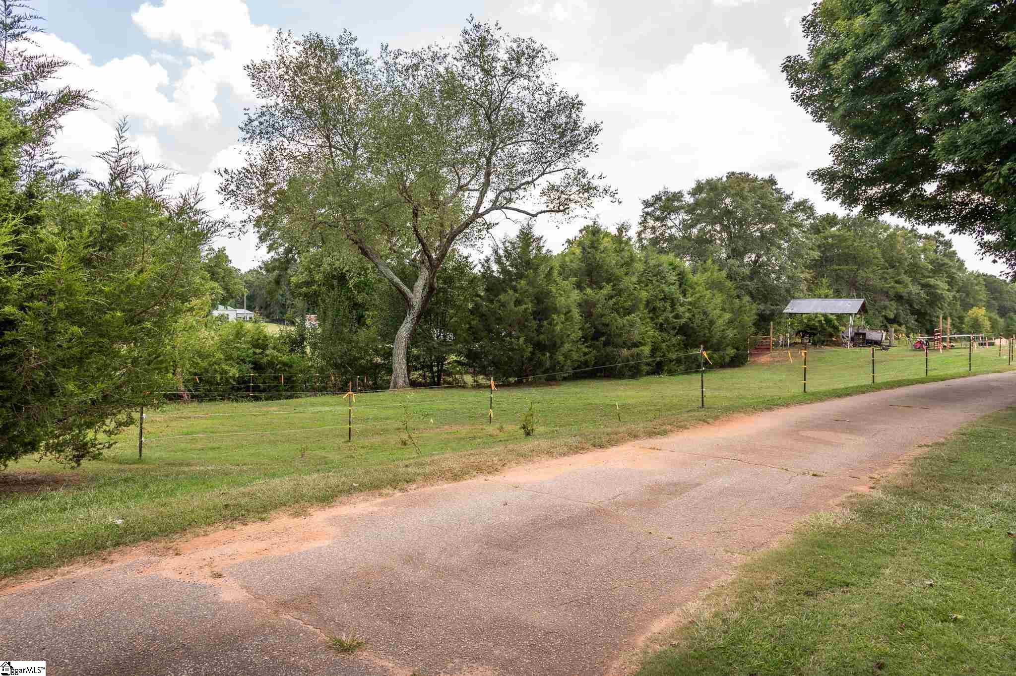 231 West Gap Creek Road Greer, SC 29651 - Photo 3 of 23