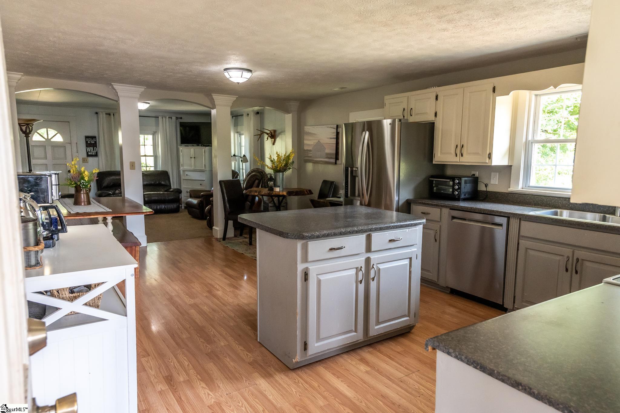 231 West Gap Creek Road Greer, SC 29651 - Photo 6 of 23