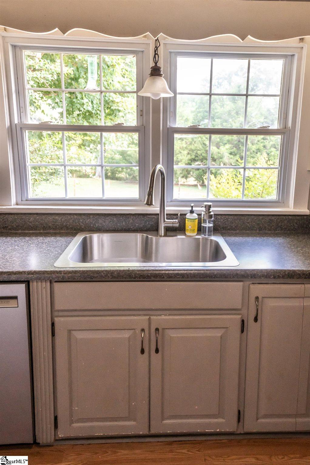 231 West Gap Creek Road Greer, SC 29651 - Photo 8 of 23