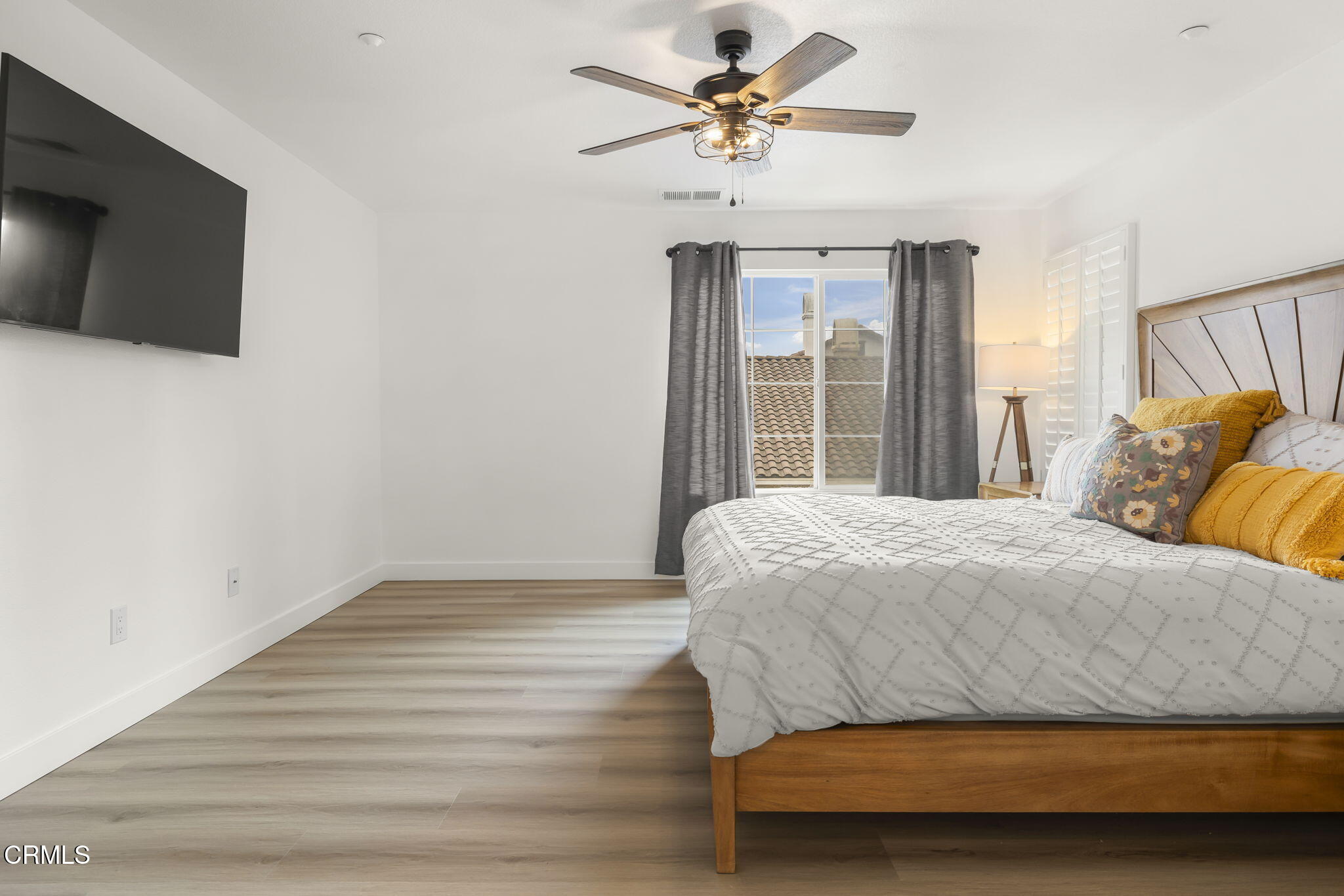 3012 Dunkirk Drive Oxnard, CA 93035 - Photo 24 of 36 41-web-or-mls-UpmarketMedia-3012Dun-159