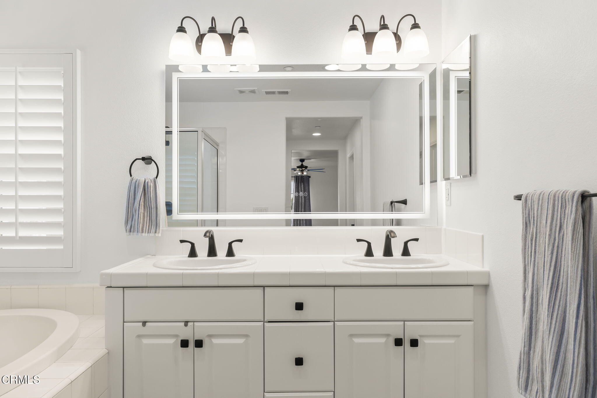 3012 Dunkirk Drive Oxnard, CA 93035 - Photo 25 of 36 43-web-or-mls-UpmarketMedia-3012Dun-165