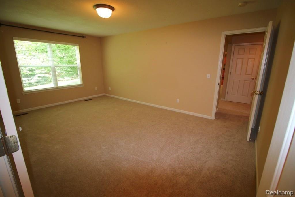 9879 Viewcrest Court Howell, MI 48843 - Photo 14 of 33 IMG_0398.jpg