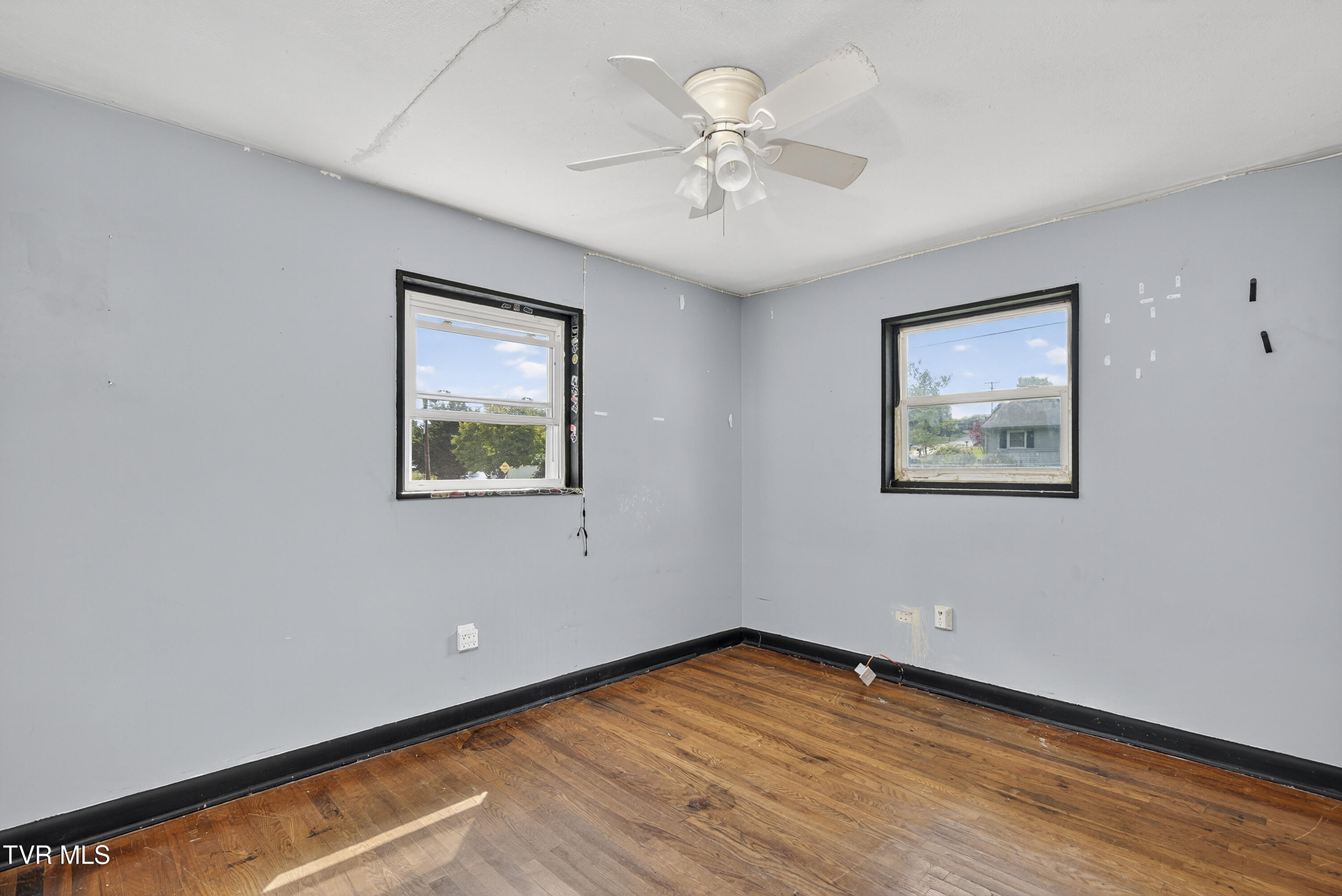 202 Hickory Road Bristol, TN 37620 - Photo 12 of 23 202-Hickory-Bristol-TN Travis-Dyson-8
