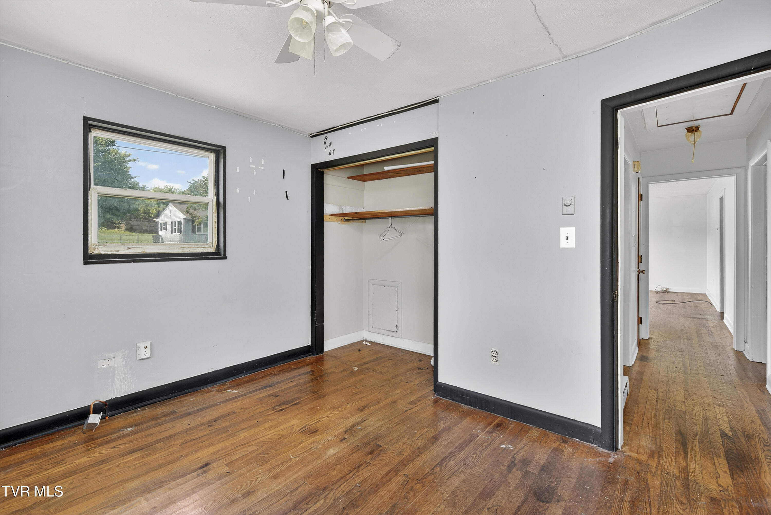 202 Hickory Road Bristol, TN 37620 - Photo 13 of 23 202-Hickory-Bristol-TN Travis-Dyson-9