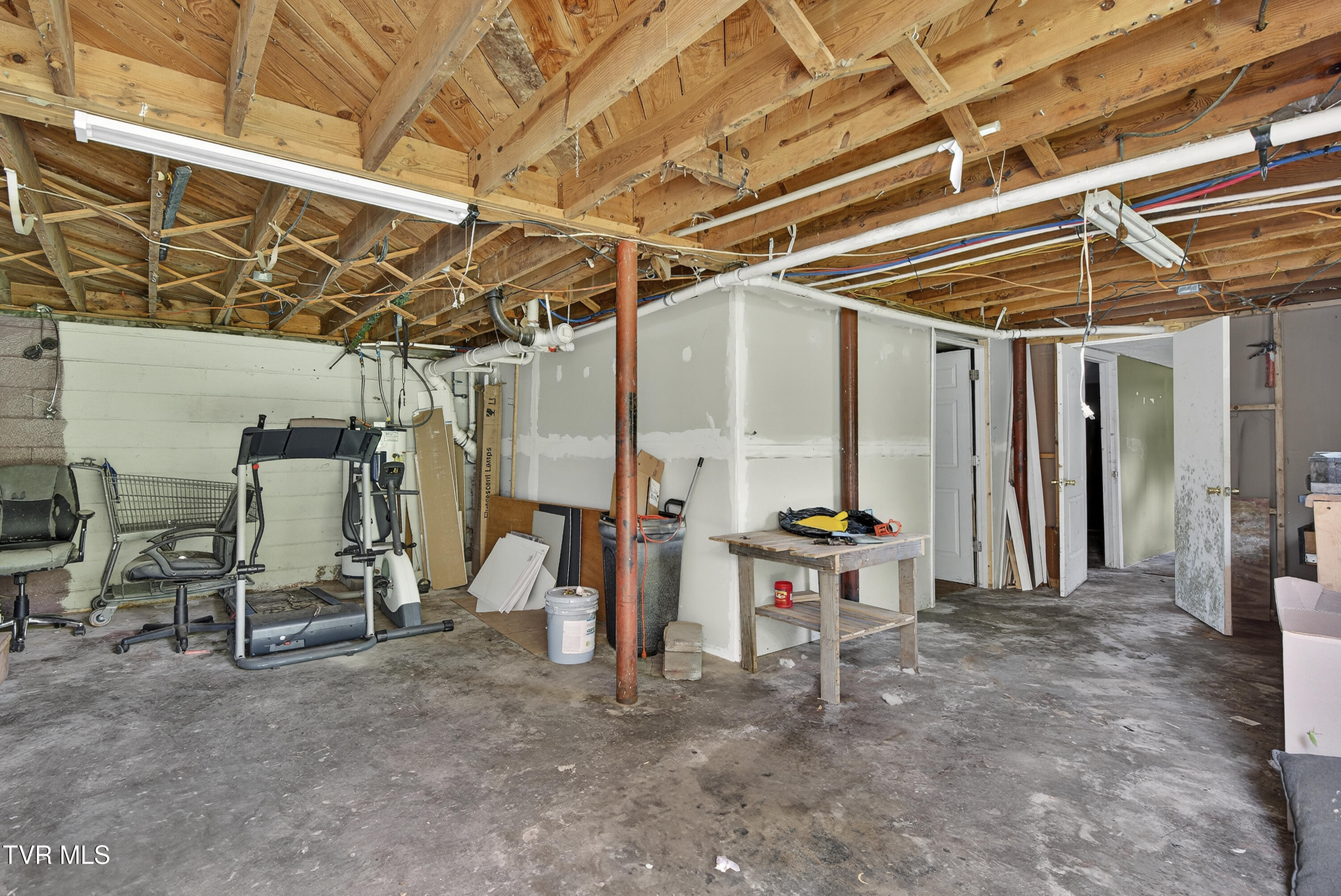 202 Hickory Road Bristol, TN 37620 - Photo 22 of 23 202-Hickory-Bristol-TN Travis-Dyson-23