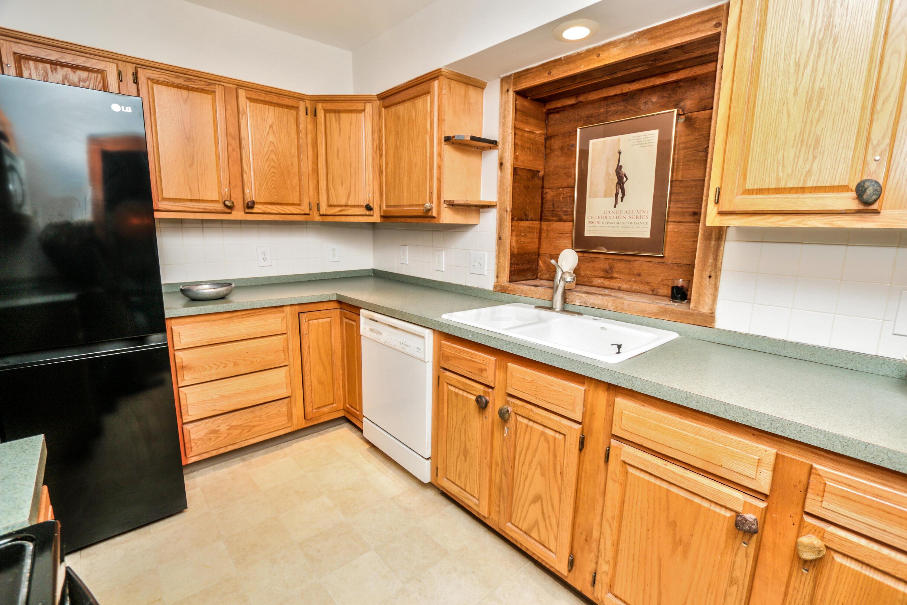 345 Topsfield Road Columbus, OH 43228 - Photo 22 of 78 345 Topsfield Rd. 17