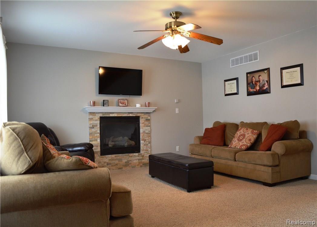 8041 West Sargent Road Fowlerville, MI 48836 - Photo 9 of 23 9.JPG