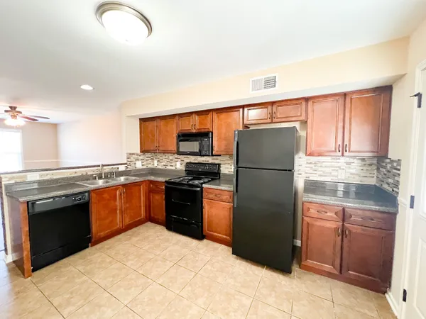 $995 | 2276 McCormick Lane, Unit B, Clarksville, TN 37040