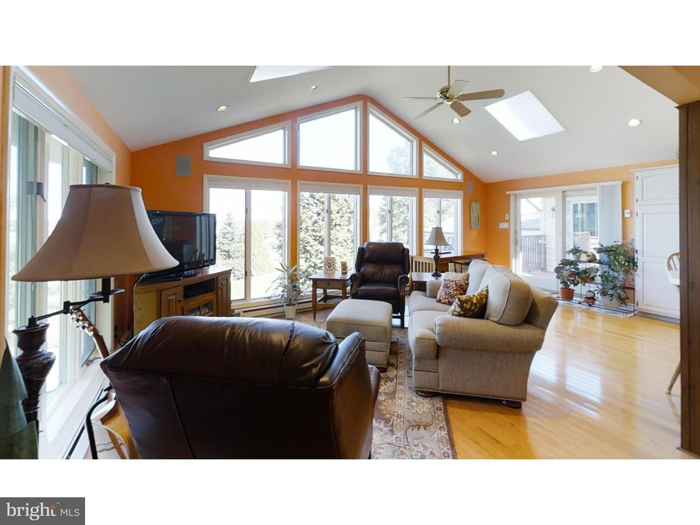 581 Godshall Road Telford, PA 18969 - Photo 2 of 25 Great Room