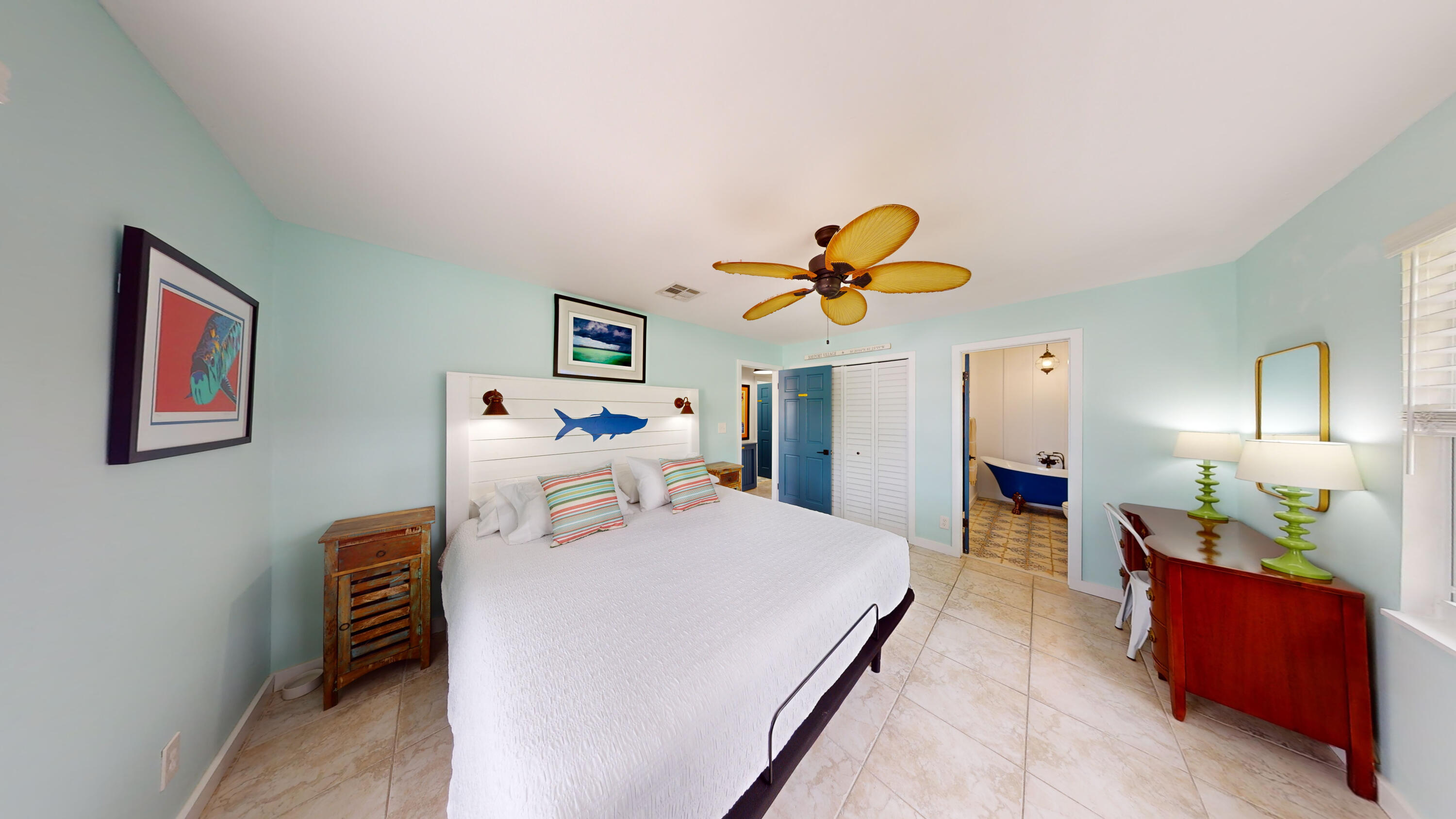 376 Blackbeard Road Summerland Key, FL 33042 - Photo 15 of 37 Master Bedroom