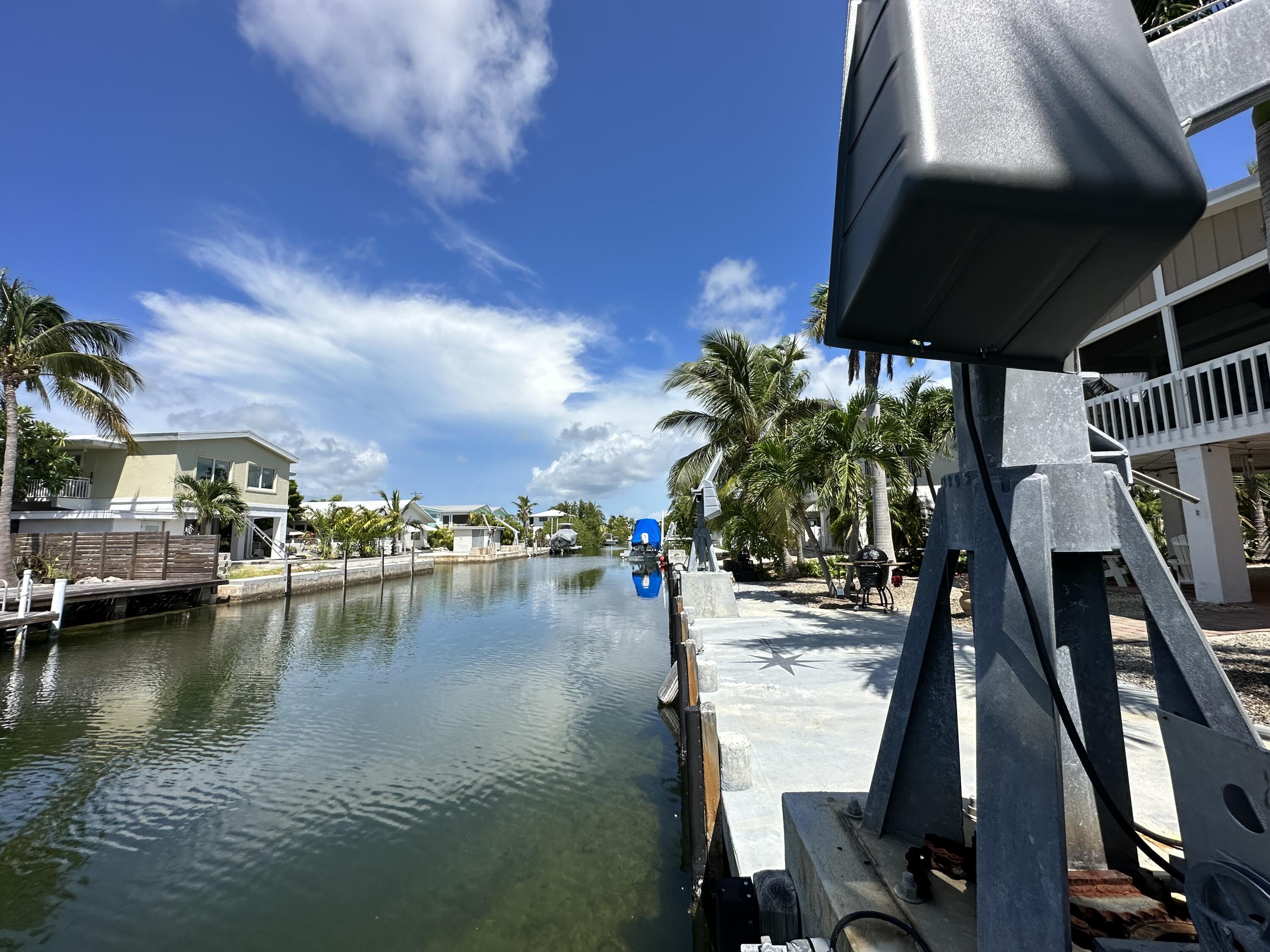 376 Blackbeard Road Summerland Key, FL 33042 - Photo 25 of 37 2 7500 lb davits