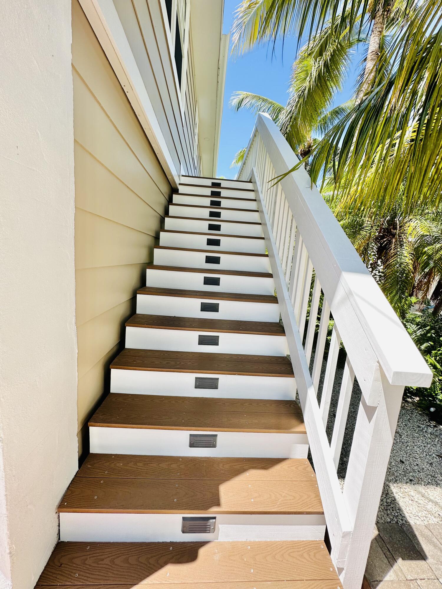 376 Blackbeard Road Summerland Key, FL 33042 - Photo 30 of 37 Stairway has lights