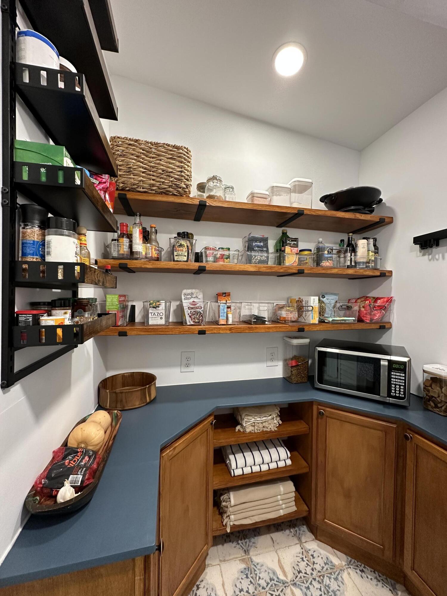 376 Blackbeard Road Summerland Key, FL 33042 - Photo 32 of 37 Pantry