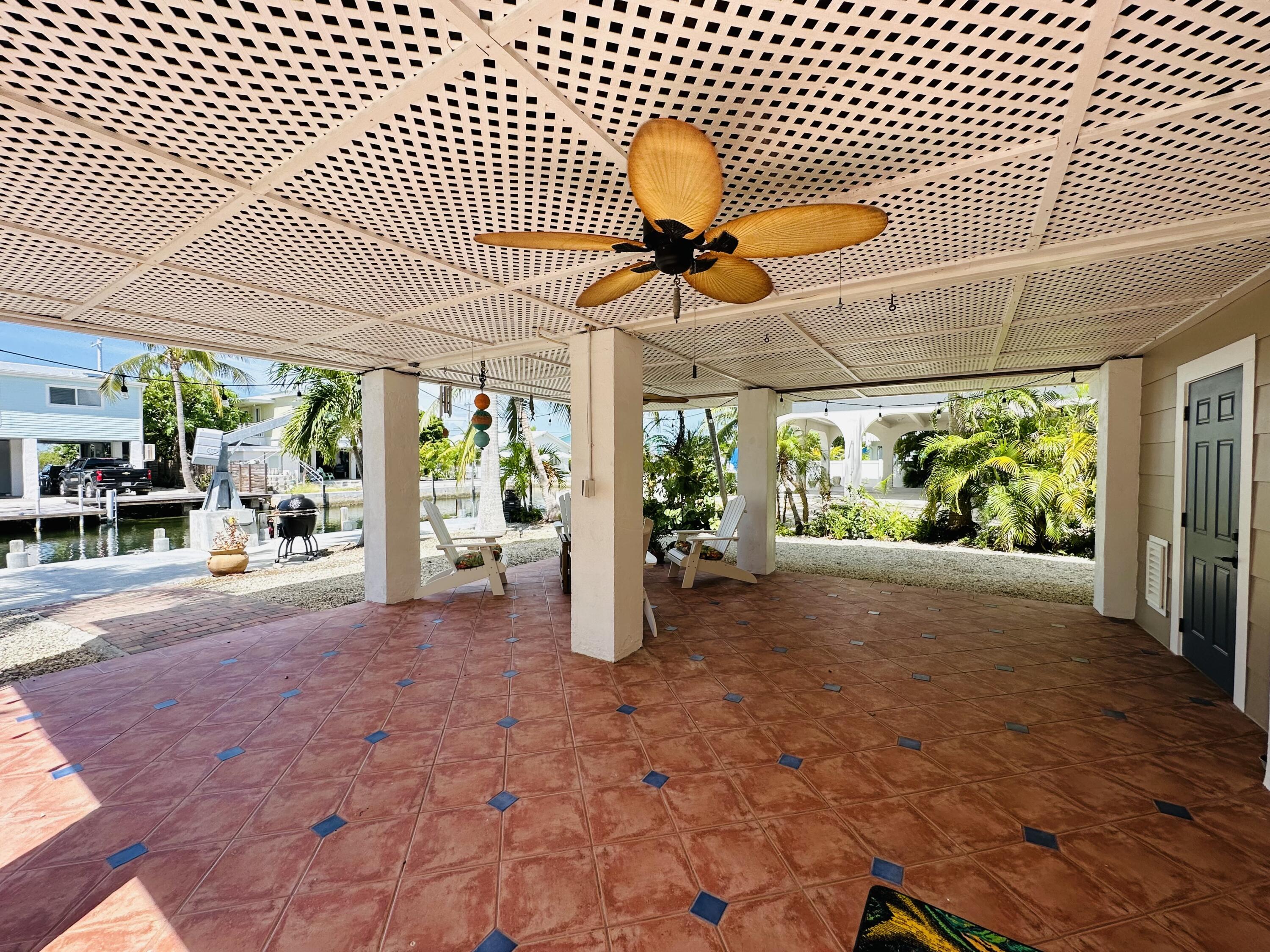 376 Blackbeard Road Summerland Key, FL 33042 - Photo 8 of 37 Large covered private back patio