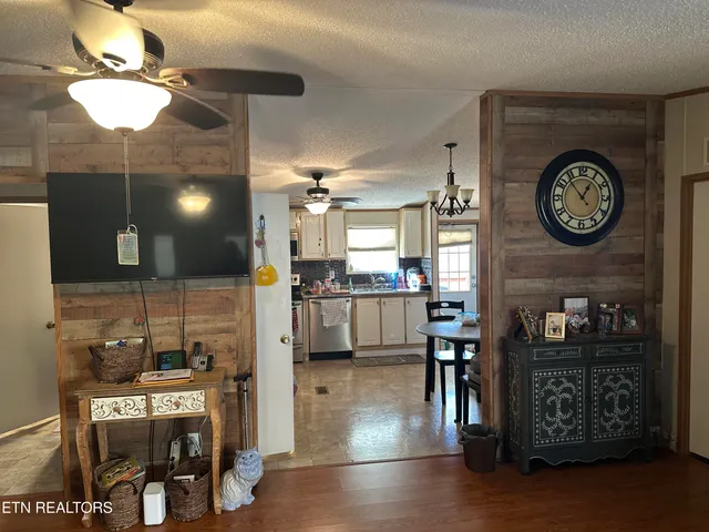 $279,900 | 134 Chapman Lane, Jacksboro, TN 37757