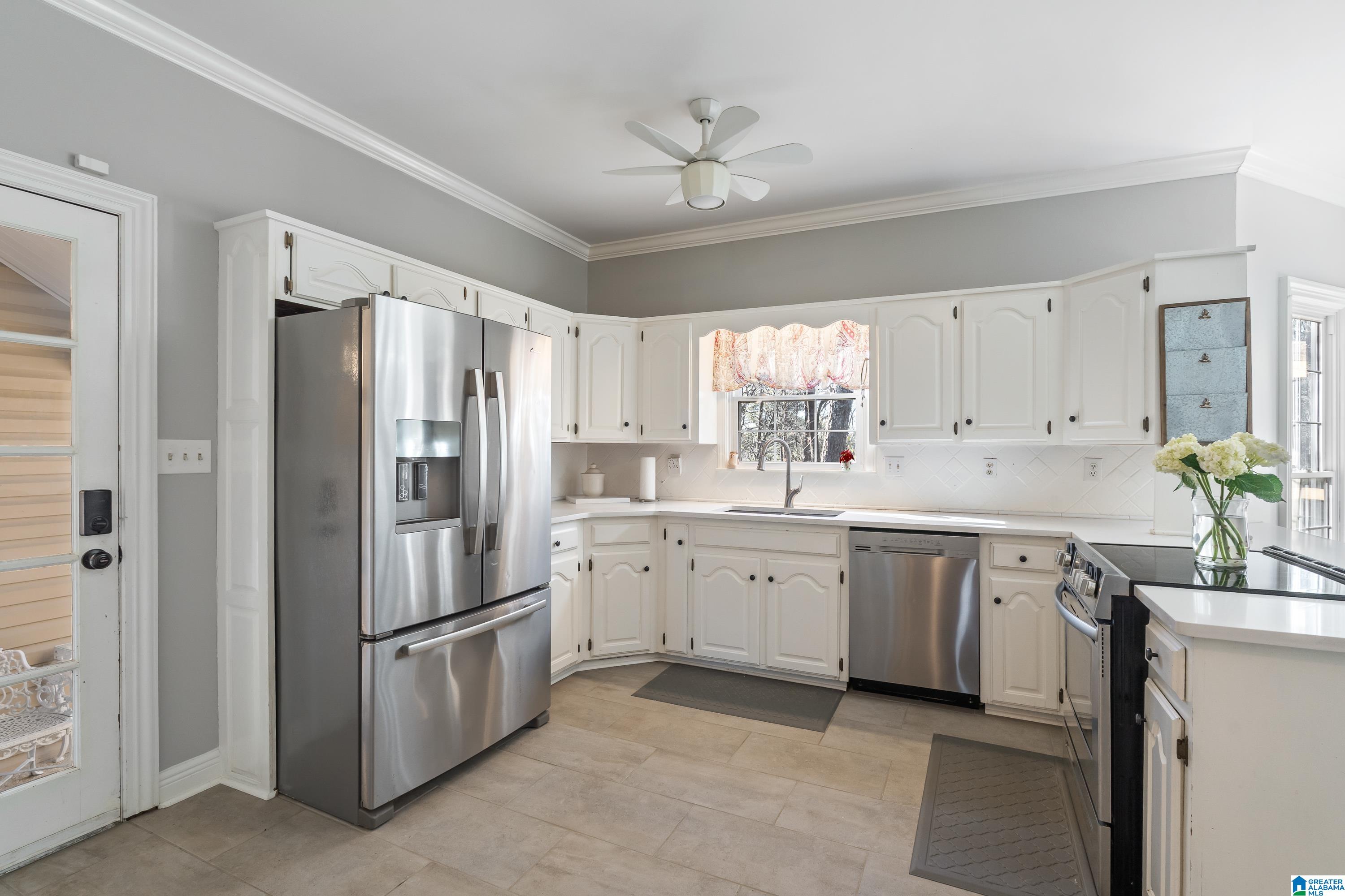 2048 Shagbark Road Birmingham, AL 35244 - Photo 7 of 55 Gallery Image 7