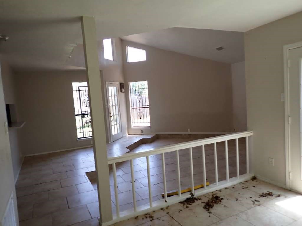 6407 Rambleridge Drive Houston, TX 77053 - Photo 4 of 9