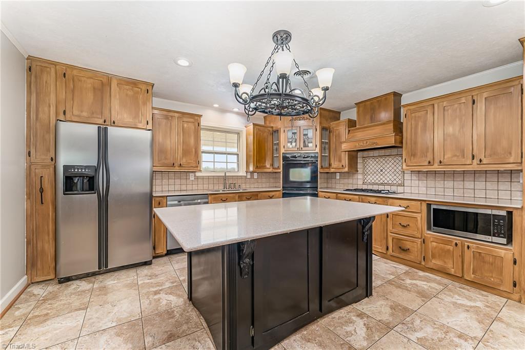 310 Tesh Road Clemmons, NC 27012 - Photo 4 of 50 Kitchen