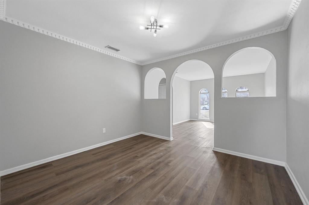 660 Springhill Drive Hurst, TX 76054 - Photo 6 of 24