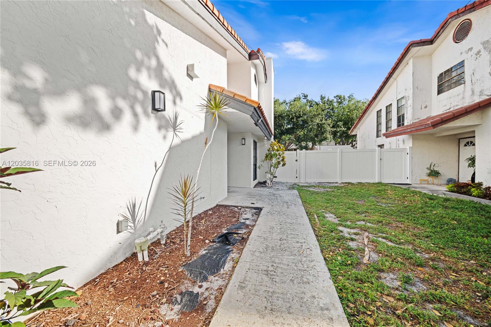443 Northeast 38th Street Boca Raton, FL 33431 - Photo 6 of 38