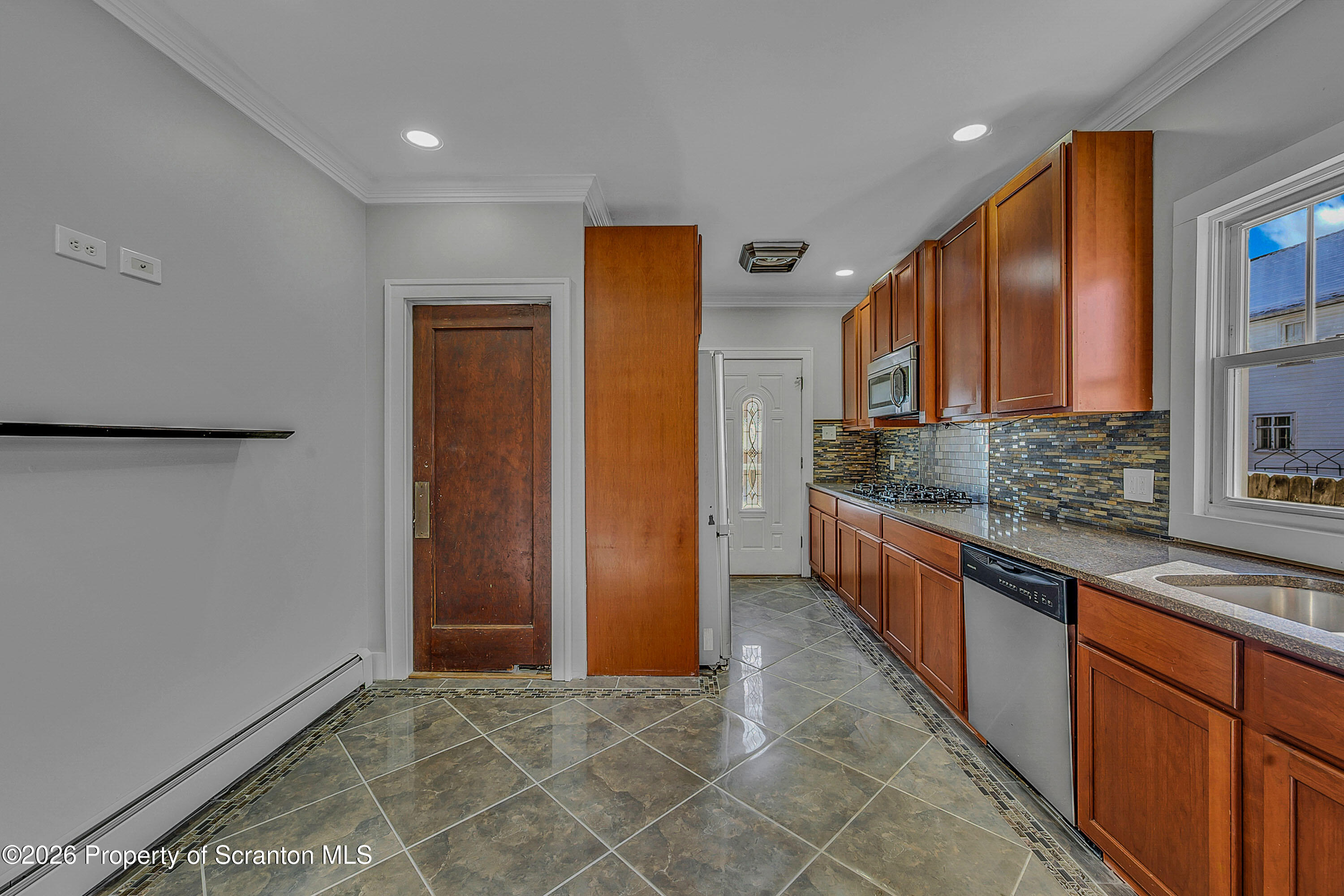 2124 Shawnee Avenue Scranton, PA 18509 - Photo 9 of 28 Shawnee_-12