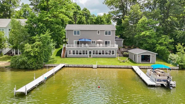 $799,000 | 86640 60th Street, Decatur, MI 49045