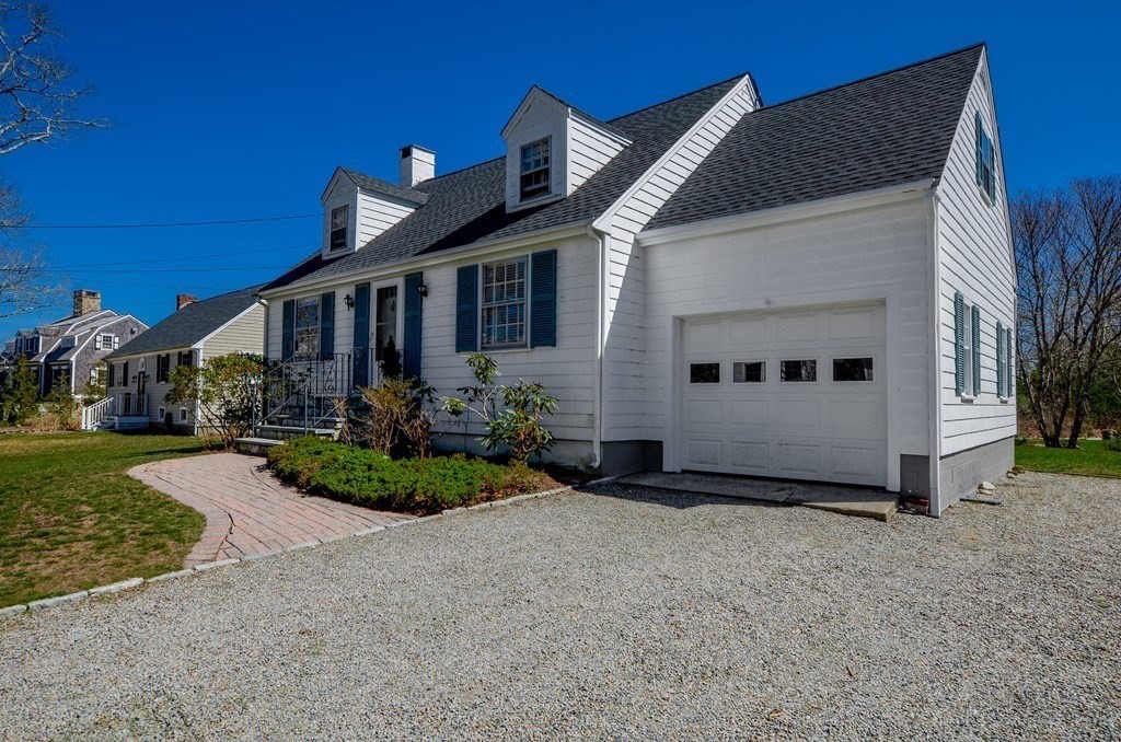 10 Zora Road Marion, MA 02738 - Photo 3 of 37 a view of a house with a yard
