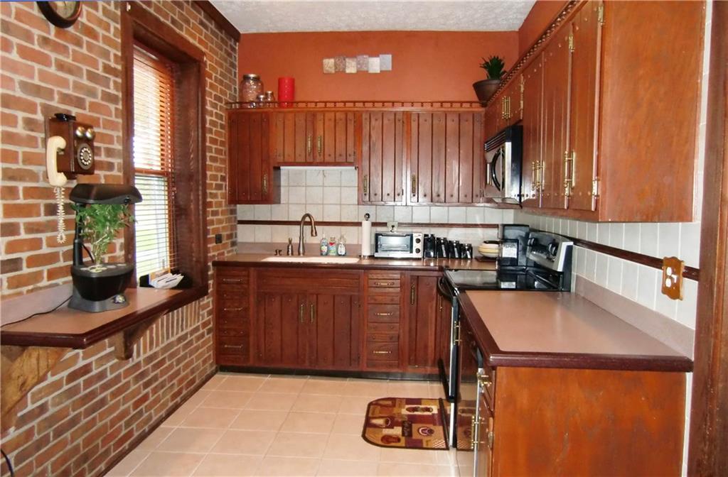 7240 Hickory Road Indianapolis, IN 46259 - Photo 15 of 24 Gallery Image 15