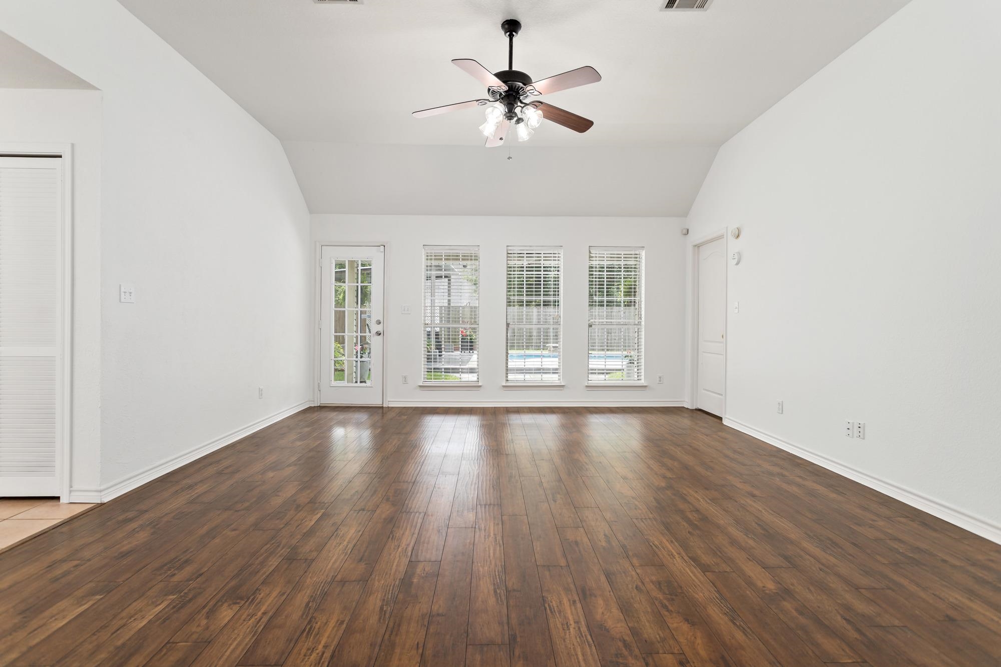 6060 Travis Lumberton, TX 77657 - Photo 5 of 27