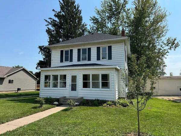 $235,000 | 101 East Division Road, Shannon, IL 61078