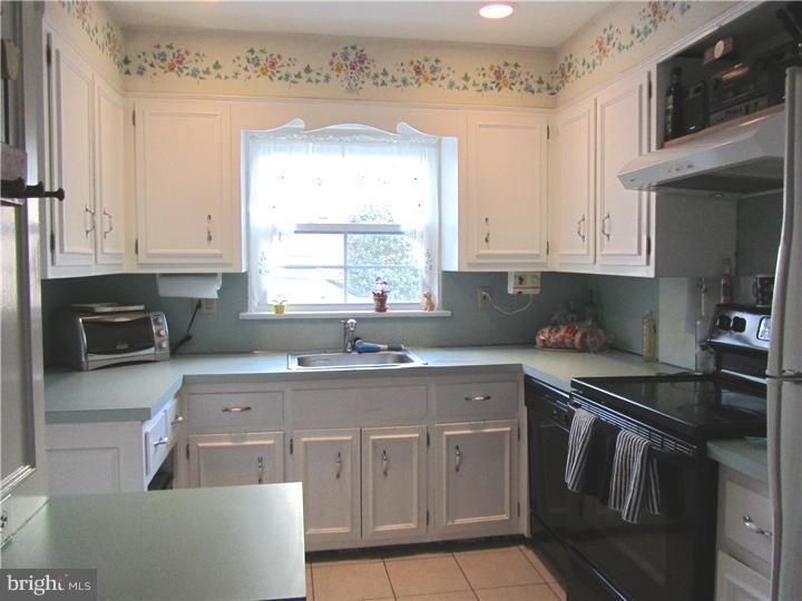 125 Wetherill Road Cheltenham, PA 19012 - Photo 7 of 25 Kitchen