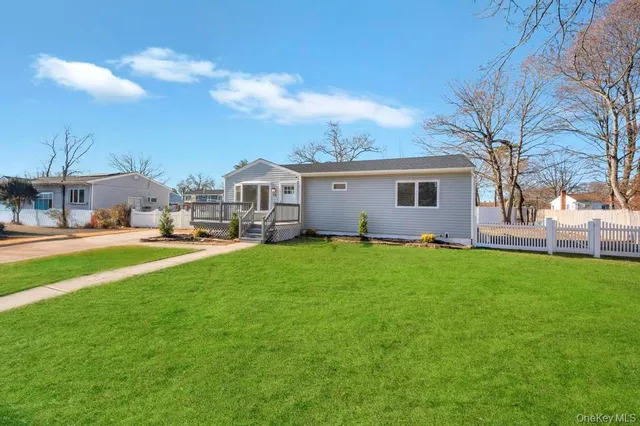 $550,000 | 18 South 28th Street, Wyandanch, NY 11798