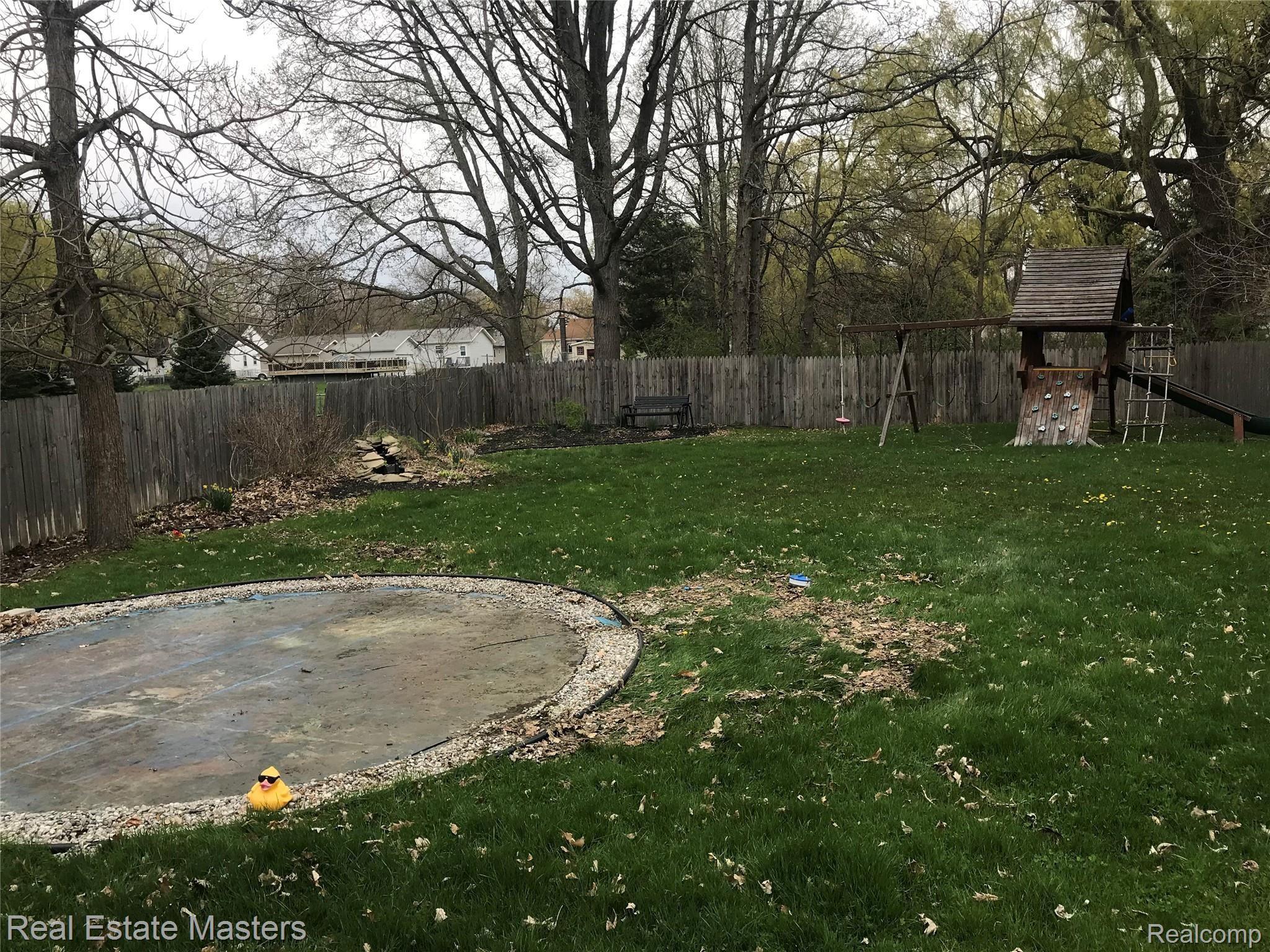 21 Rural Street Port Huron, MI 48060 - Photo 13 of 20 r16.jpg