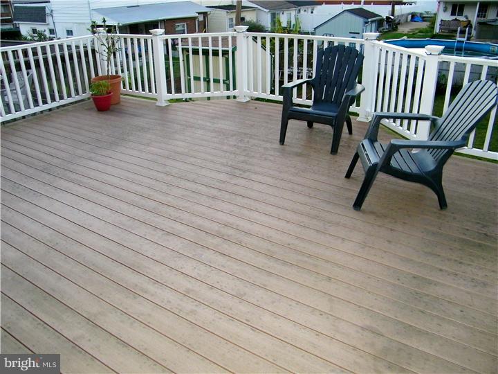 12110 Medford Road Philadelphia, PA 19154 - Photo 1 of 21 Deck