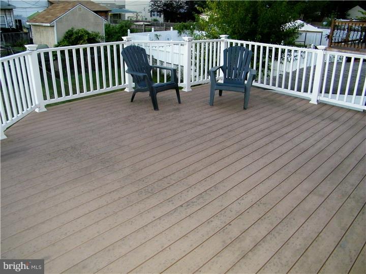 12110 Medford Road Philadelphia, PA 19154 - Photo 2 of 21 Deck