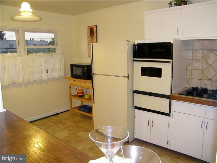 12110 Medford Road Philadelphia, PA 19154 - Photo 11 of 21 Kitchen