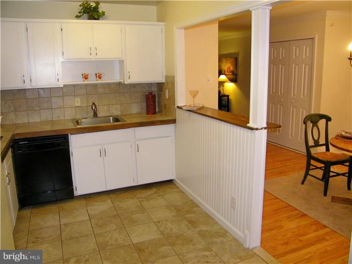 12110 Medford Road Philadelphia, PA 19154 - Photo 9 of 21 Kitchen