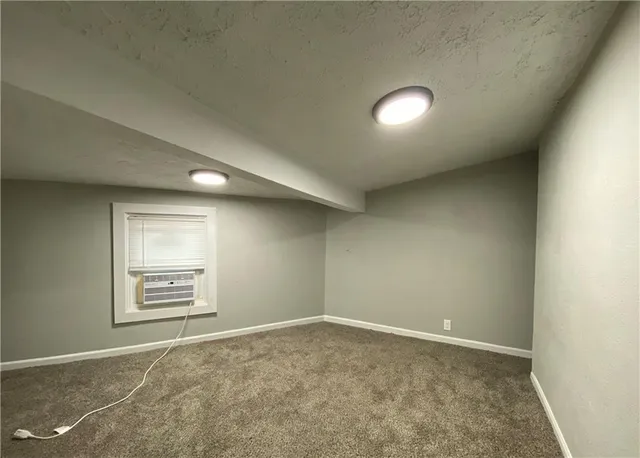 $190,000 | 913 South Hocker Avenue, Independence, MO 64050